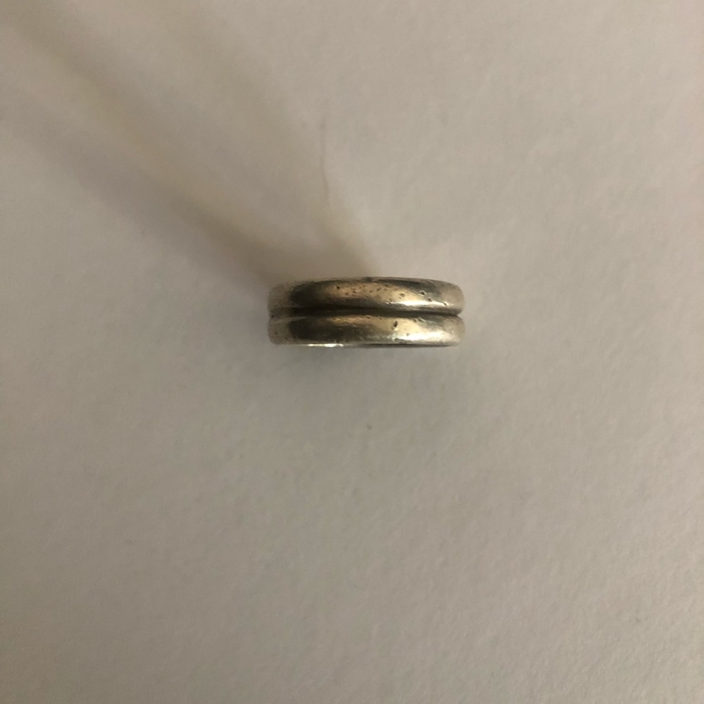 Ring - Picture 1 of 2